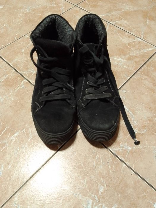 Czarne botki zamszowe