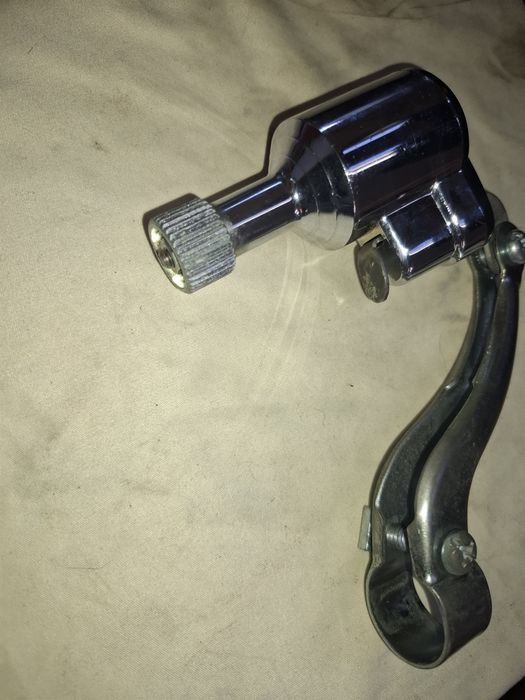 Sprzedam nowe dynamo z uchwytem do roweru.Produkcji hong kong