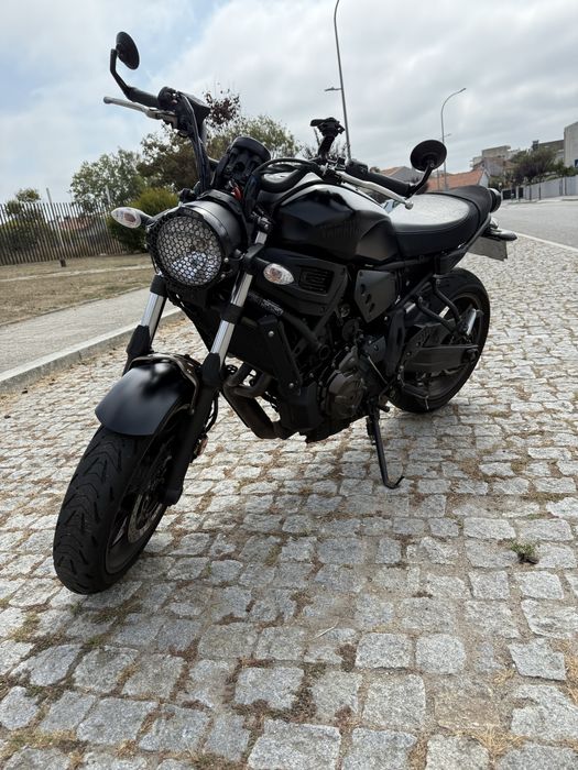 Yamaha xsr 700 55kw 2022 + top case e suporte GIVI