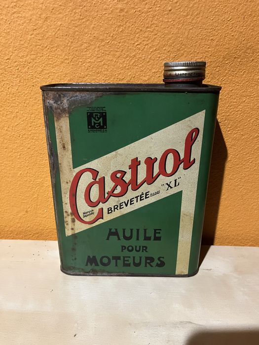 Latas de óleo antigas