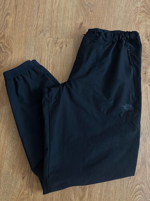 Joggery/ spodnie trekkingowe The North Face L