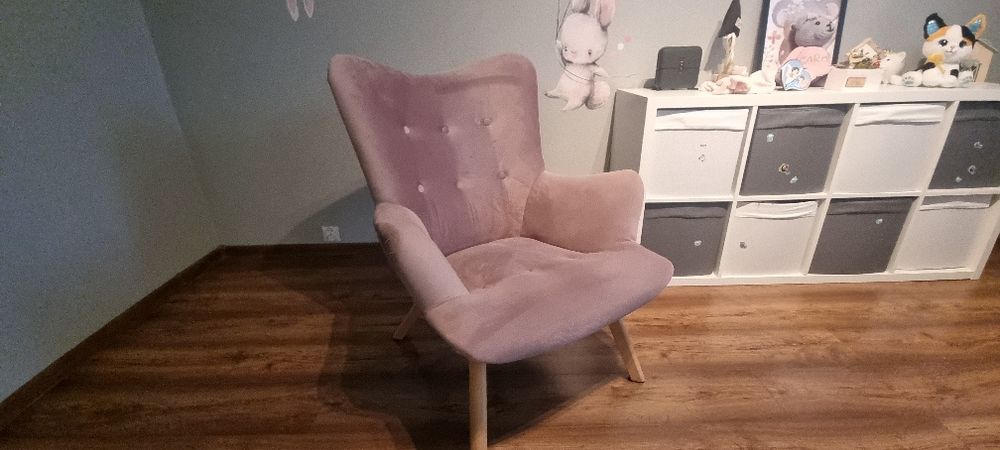 Fotel uszak z podnóżkiem