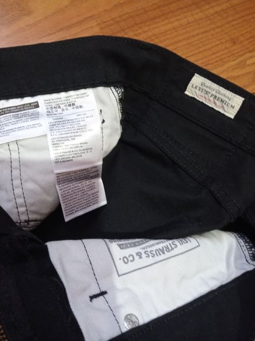 Брюки чоловічі Levi's, оригінальні, чорного кольору, гарний стан