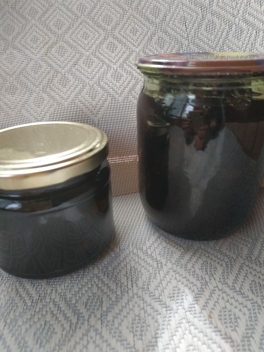 Варенье из зеленых грецких орехов.