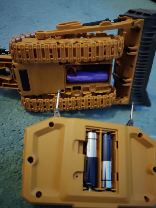 Escavadora radio controle R/C.