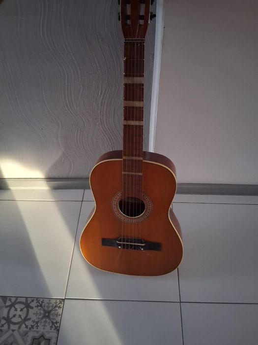 Gitara klasyczna w dobrym stanie
