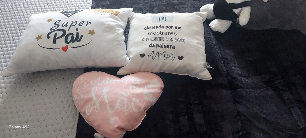 Três almofadas lindas