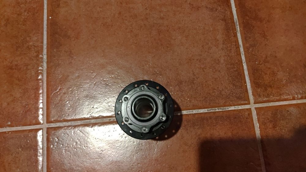 DT Swiss 350 Boost Hub, 20 mm Axle, 28 Spokes. New!64284220265729122