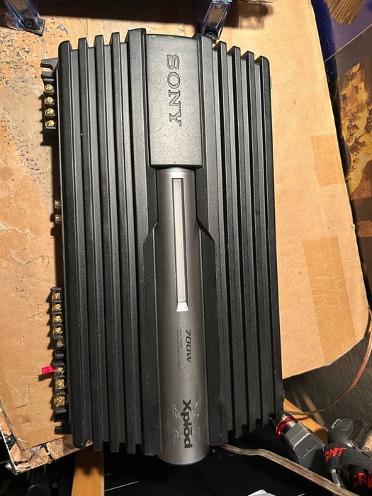 Авто усилитель Sony+конденсатор+динамик