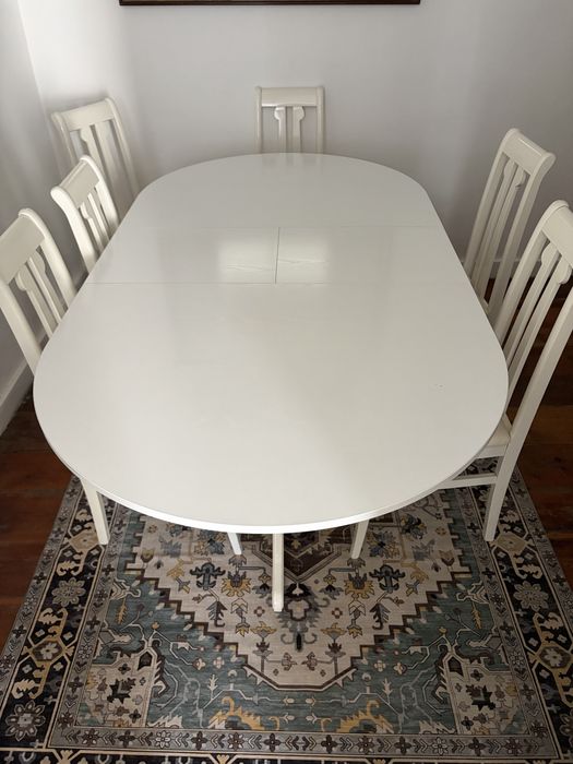 Mesa com 7 cadeiras
