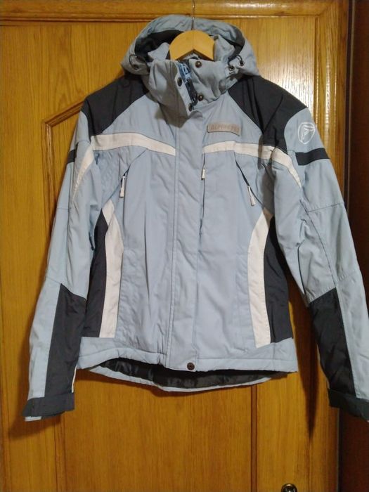 Лыжная куртка размер S