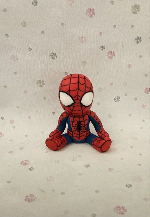 Figurki z masy cukrowej na tort Spiderman