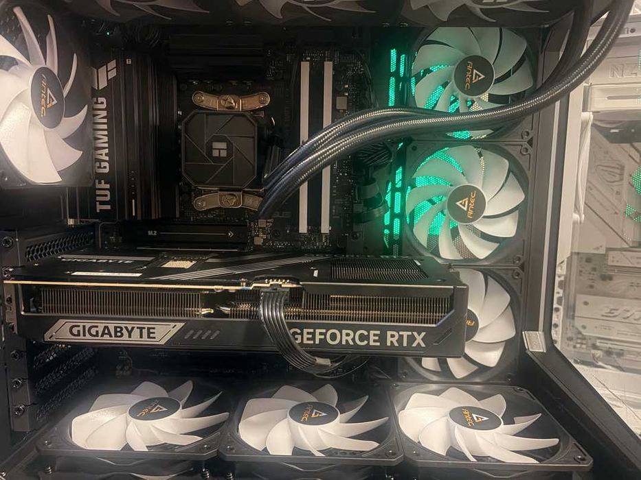 PC Gaming Ryzen 7 9800x3D + RTX 5080