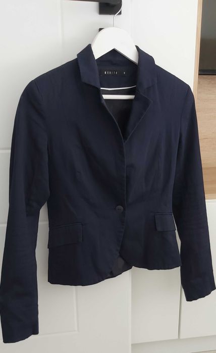 Granatowy klasyczny żakiet