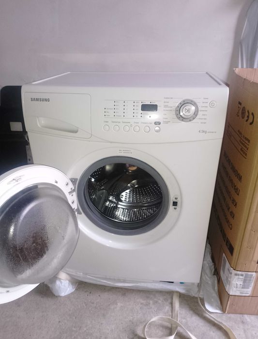 продам стиралку SAMSUNG WF6458S7W на запчасти