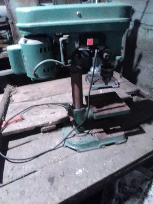 Máquina de furar industrial