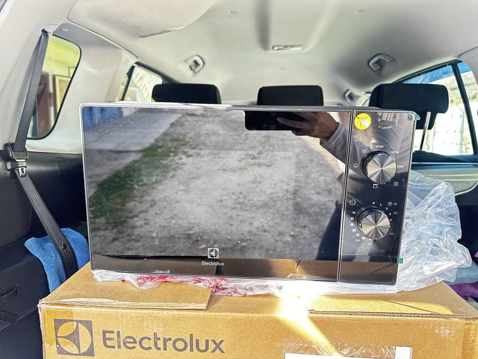 Мікрохвильова піч,Elektrolux,нова