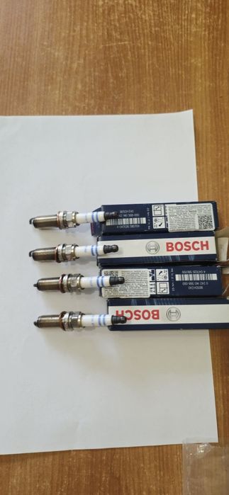 Свічка запалювання Bosch 0242140568