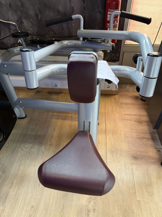 Upper back technogym