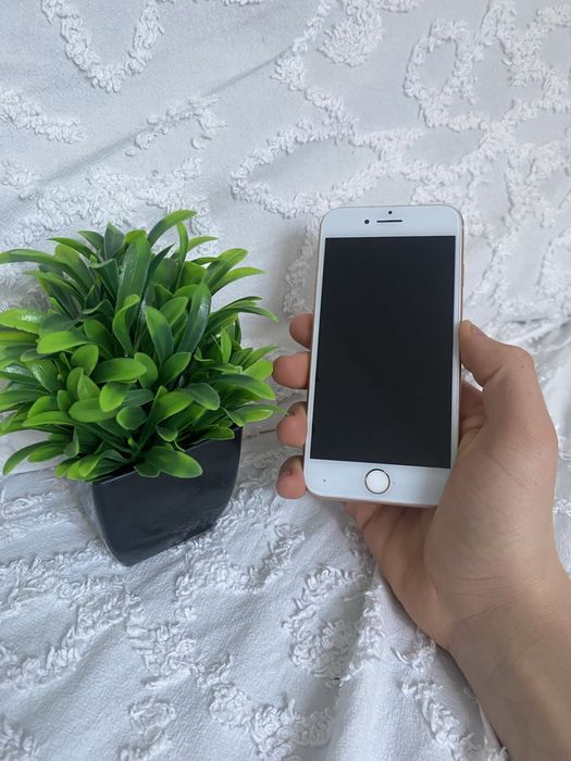 Продам IPhone 8 на 256гб.
