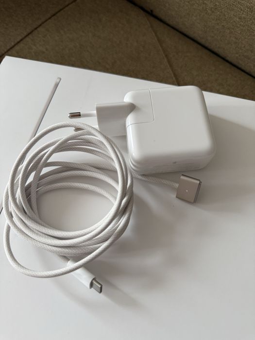 MacBook Air M2 13” / 16GB / 256GB / stan idealny / 100% baterii