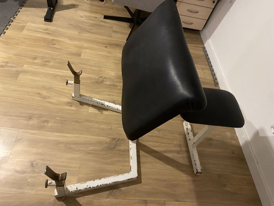 Modlitewnik - nowe obicie siedziska,