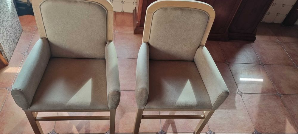 Cadeira, cadeirão e banco de cozinha e sala jantar