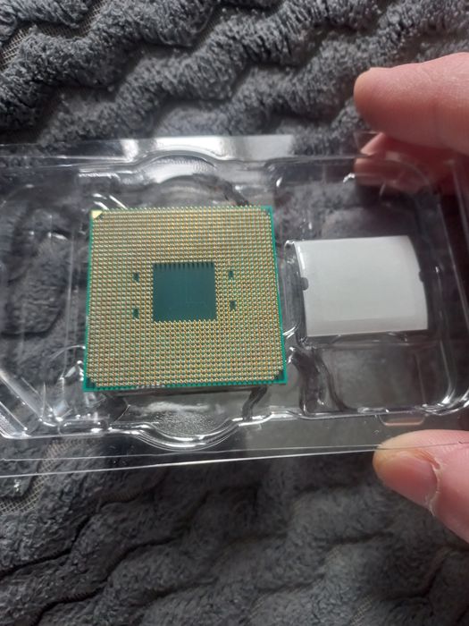 Прцесор AMD Razen 5 5500.мало в користуванні.Читайте опис.