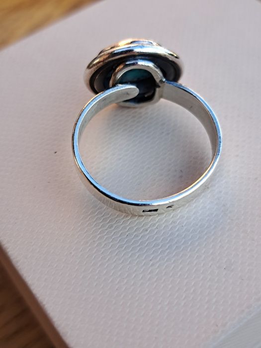 Pierścionek srebro oksydowane z naturalnym turkusem