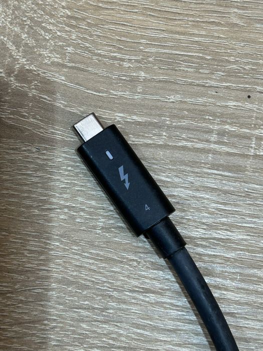 Док-станція Dell Thunderbolt 4