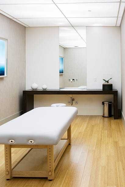 Massagista Masculino, Massoterapeuta.