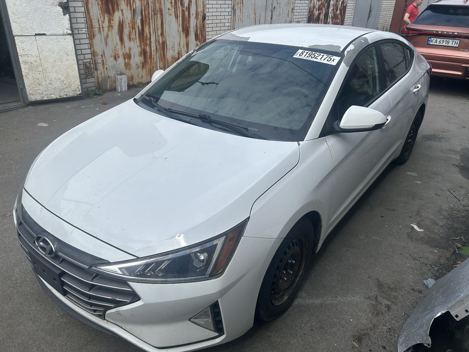 HYUNDAI Elantra 2018