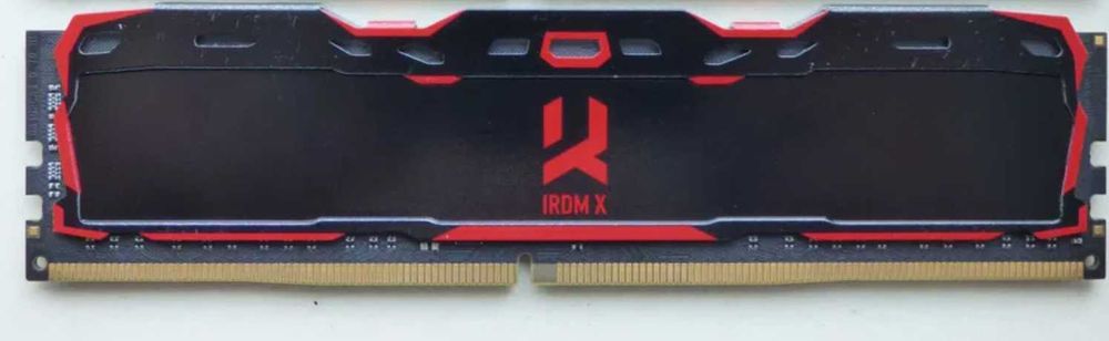 RAM Pamięć GoodRam IRDM X, DDR4, 8 GB, 3200MHz, CL16 (IR-X3200D464L16SA/8G)