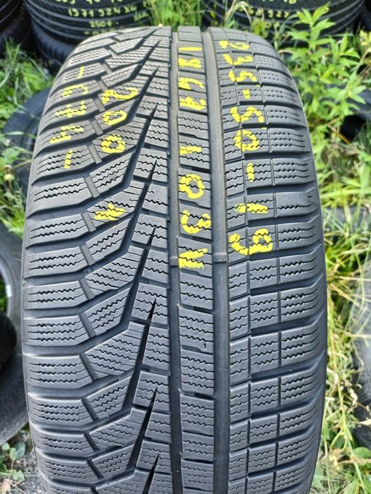 674, 235/50R19 Hankook Winter Icept Evo2 SUV z 2018r , 6,7mm 103V