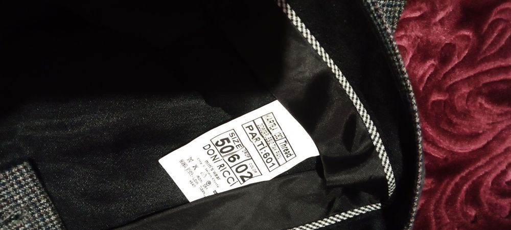 Продам костюм трійка