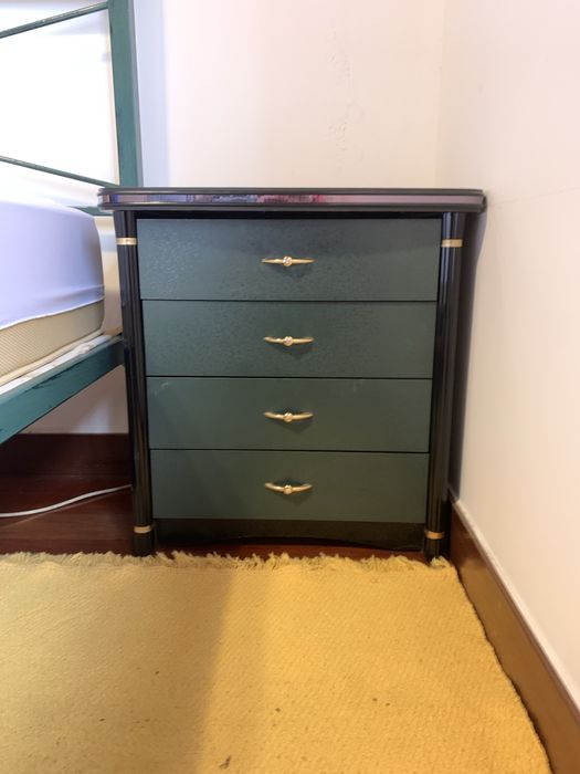 Cama de casal em ferro + colchão + 2 mesas de cabeceira 180x135