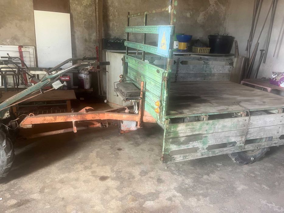 Vendo Motocultivador com reboque