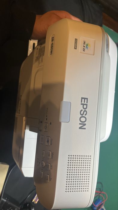 Projetor Vídeo Epson EB-680Wi