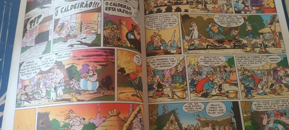 Livro Asterix e o caldeirão