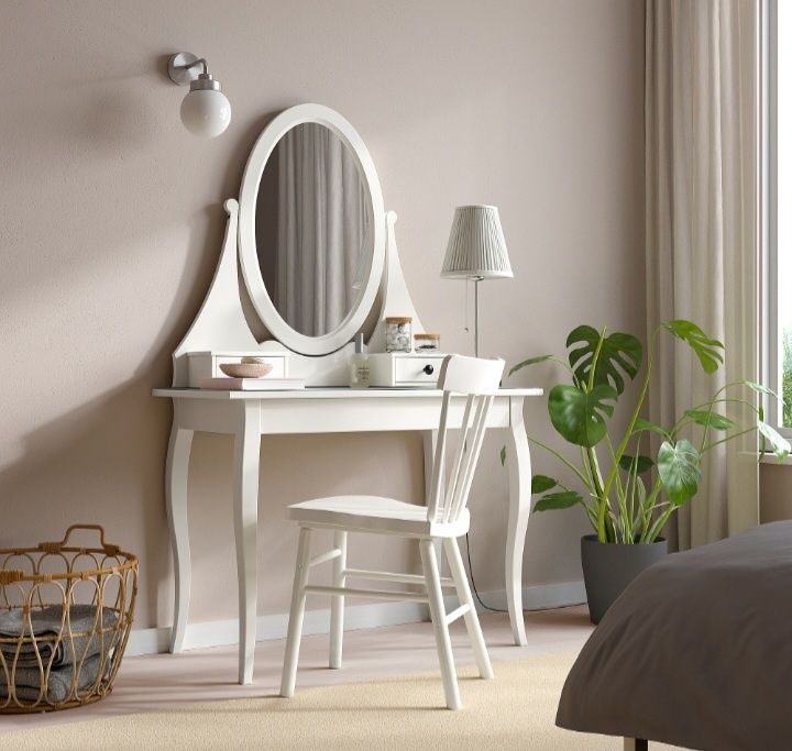 Toaletka Hemnes z lustrem Ikea