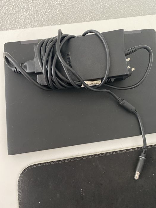 Portatil Dell Latitude 7390 Intel bom estado com marcas de uso