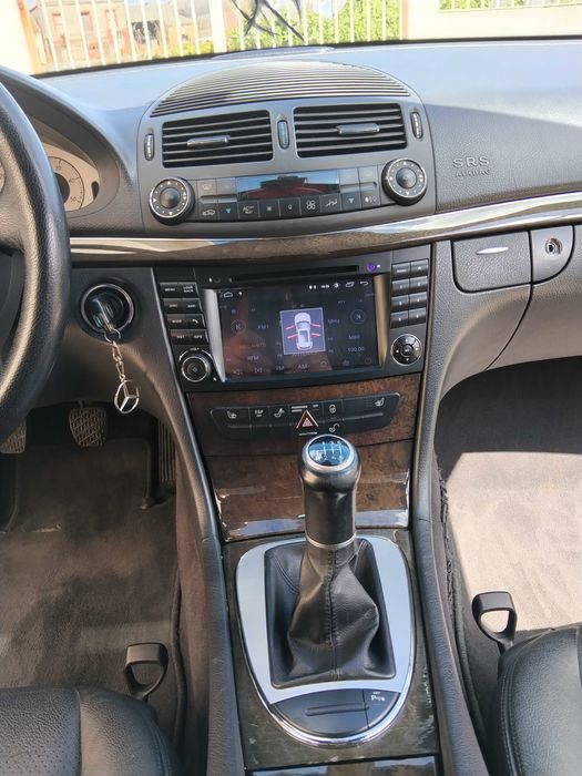 Mercedes E220  W211