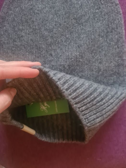 Czapka 100% wełna merino. Kolor szary  Nowa z metką