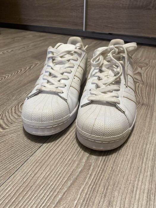 Продам кросівки Adidas