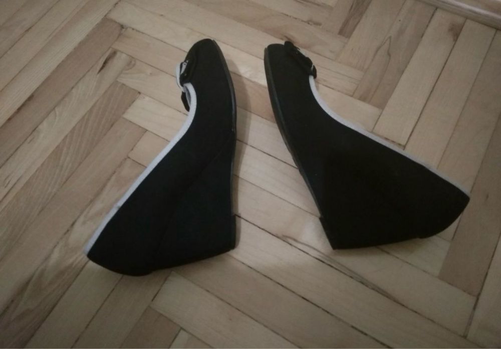 Туфлі  нові