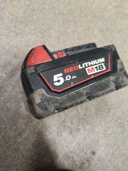 Akumulator na 18 Milwaukee 5 ah oryginalny nie ładuje się wysyłka