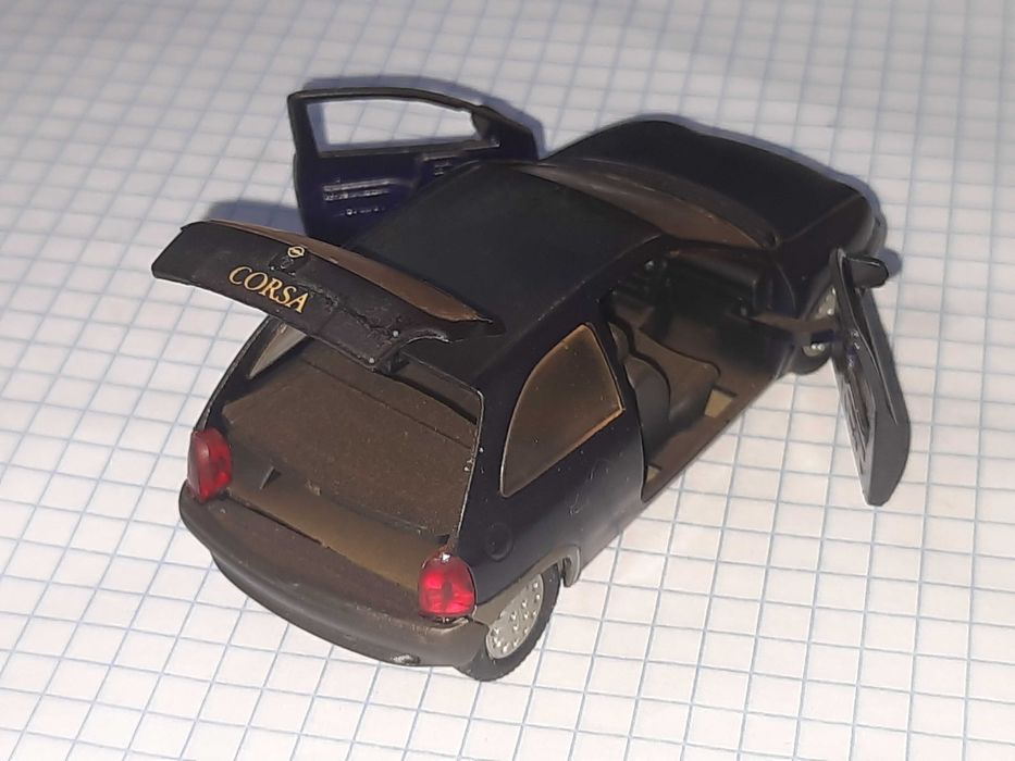 Модель автомобіля Opel Corsa 1:43 made in Germany #2