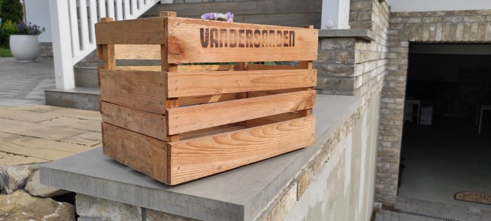 Drewniane skrzynki dekoracyjne