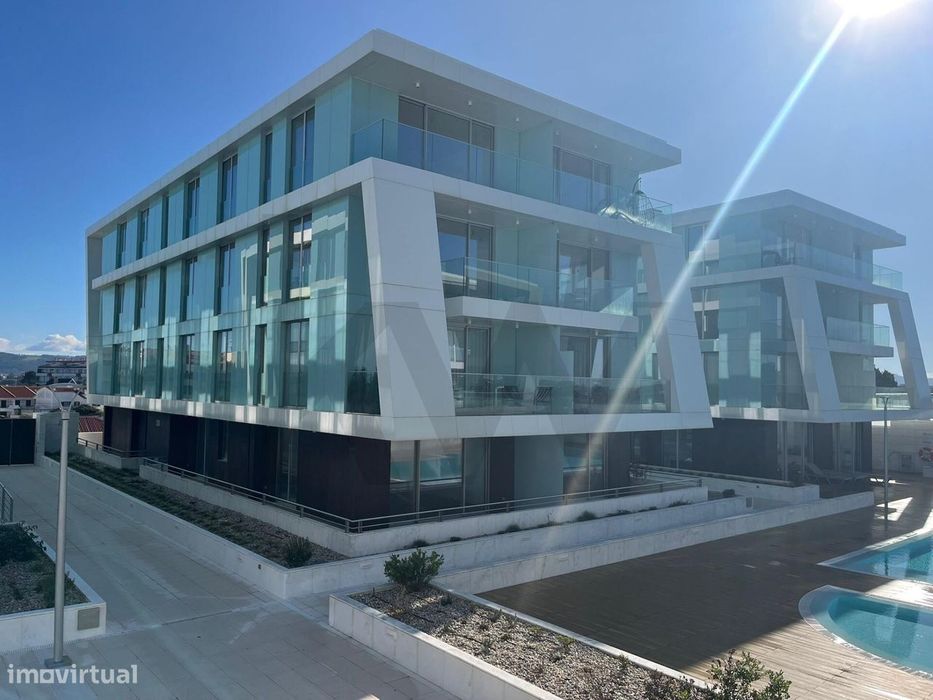 T1 de Luxo em Primeira Linha de Mar | Condomínio Exclusivo com Piscina