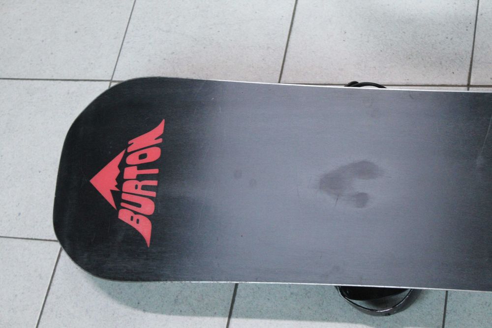 Deska Snowboard BURTON RADIUS 155 W cm + Wiązania BURTON Czerwone